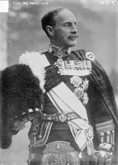 Generale Ian Hamilton, 1910-5 da George Grantham Bain
