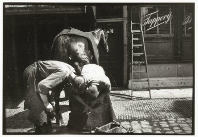 Maniscalco al lavoro con un cavallo da George Hendrik Breitner