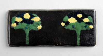 Placca smaltata con due alberi da George James Frampton