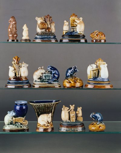 Una selezione di figure animali modellate da George Tinworth da George Tinworth
