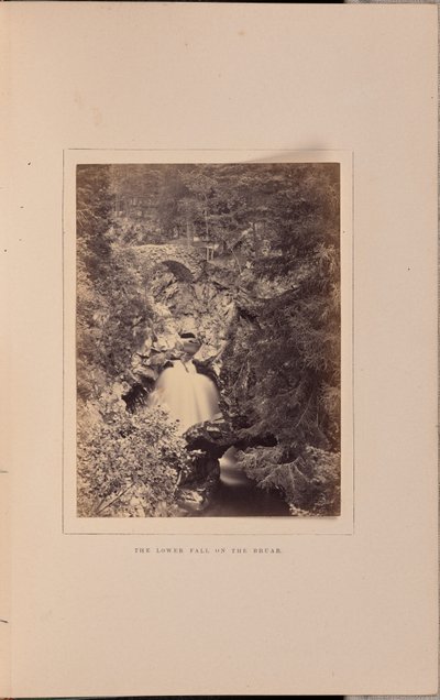 La cascata inferiore sul Bruar da George Washington Wilson