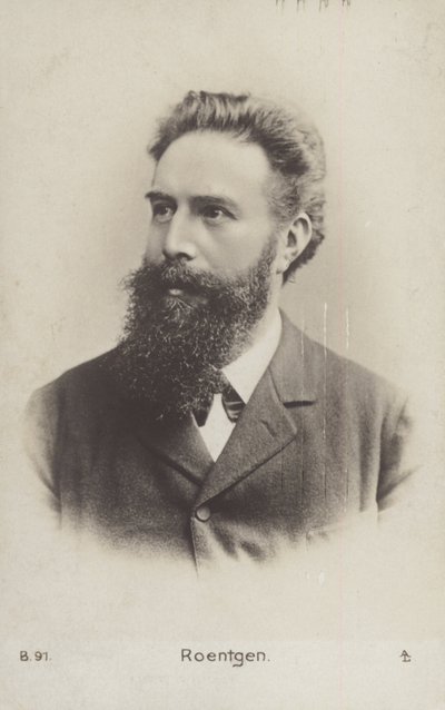 Wilhelm Roentgen (1845-1923), fisico tedesco (foto b/n) da German Photographer