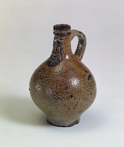 Bottiglia di Vino Bartmannkrug o Bellarmine decorata con una Maschera Barbuti Applicata, Germania, c.1630-40 da German School