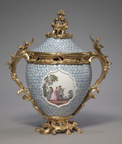 Vaso coperto, fabbricato dalla Fabbrica di Porcellana di Meissen, Germania da German School
