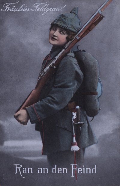 Ragazza tedesca in uniforme militare (foto a colori) da German School
