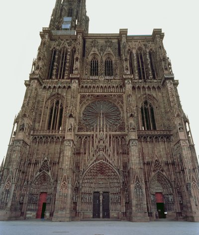 Facciata ovest della Cattedrale di Strasburgo, iniziata nel 1277 da German School