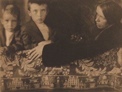 Gruppo familiare Mrs. White, Maynard & Lewis da Gertrude Käsebier