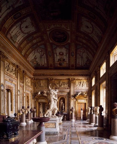 Sala degli Imperatori con Ratto di Proserpina al centro, di Gian Lorenzo Bernini, Galleria Borghese, Roma, Italia da Gian Lorenzo Bernini
