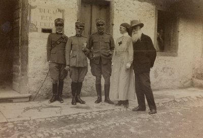 Album "Immagini di Guerra II": Croce Rossa e soldati italiani da Gigliucci Gigliucci