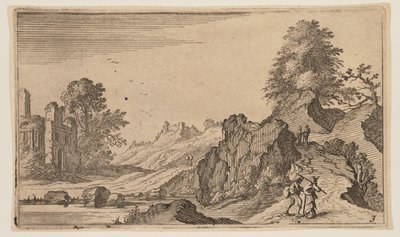 Pedoni su un sentiero vicino a rocce, rovine oltre l