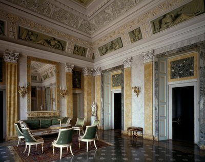 Sala centrale con mobili e decorazioni, Villa Melzi d