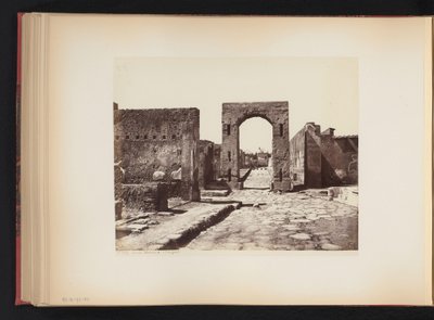 Veduta della Strada Mercurio a Pompei, Italia da Giorgio Sommer (attributed to)