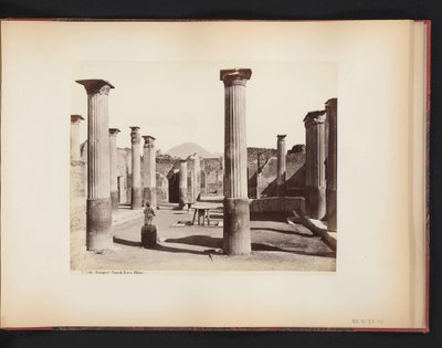 Veduta delle rovine della casa di Marco Olconio a Pompei, Italia da Giorgio Sommer (attributed to)