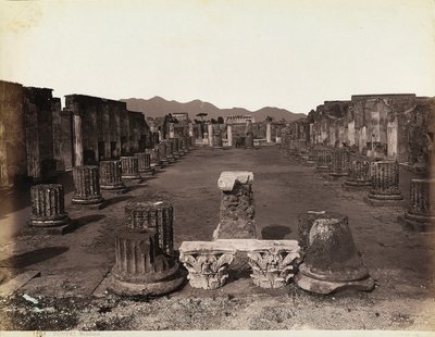 Vista generale della Basilica, lato est, Pompei da Giorgio Sommer