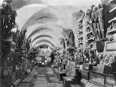 Mummie delle catacombe di Palermo, Italia da Giorgio Sommer