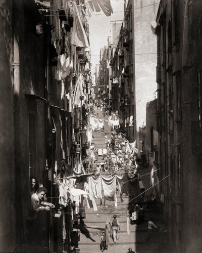 Scena di strada, Napoli, Italia da Giorgio Sommer