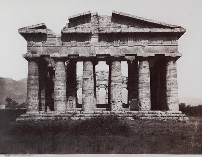 Il Tempio di Nettuno o Poseidone a Paestum da Giorgio Sommer