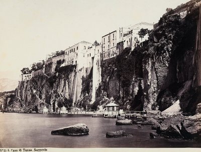 La casa di Tasso a picco sul mare di Sorrento da Giorgio Sommer