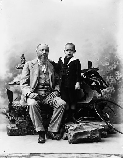 Ritratto di uomo con bambino da Phillipe de Marlier