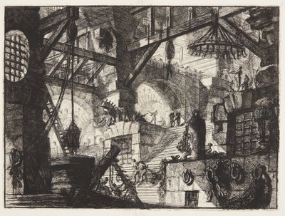 Una finestra grigliata e rustica è situata al centro di una scalinata con gruppi di catene pesanti a destra da Giovanni Battista Piranesi