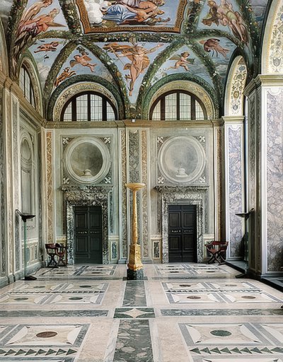 La loggia di Amore e Psiche, lato ovest della Villa Farnesina, piano terra da Giovanni Francesco Penni