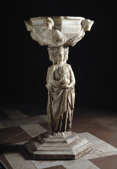 Acquasantiera al pilastro decorato con le tre virtù teologali e la vasca decorata con i busti delle quattro virtù cardinali, XIII secolo da Giovanni Pisano