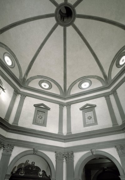 Vista della sacrestia ottagonale costruita su progetto di Giuliano da Sangallo (1445-1516) da Giuliano Giamberti da Sangallo
