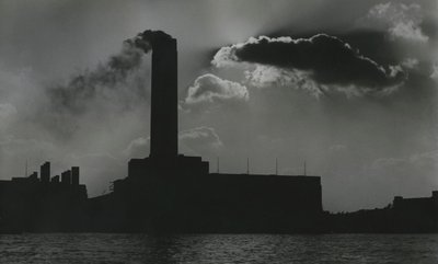 Centrale elettrica sul Tamigi, Londra anni 1950 da Godfrey Macdominic