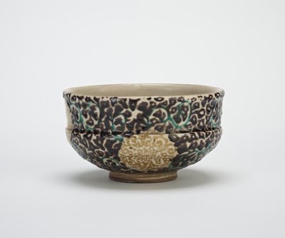 Tazza da tè con design in broccato di seta, metà del XIX secolo da Gorosuke Shonsui