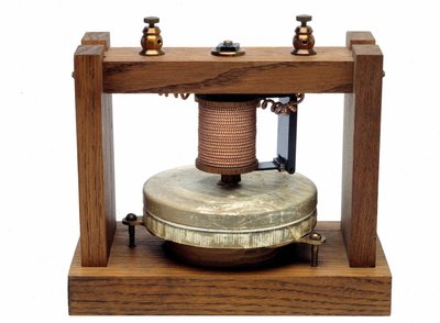 Telefono di Graham Bell usato per i primi esperimenti del 1875 da Graham Bell