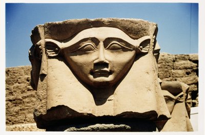 Testa di Hathor da una colonna, c.125 a.C.-60 d.C. da Greco Roman
