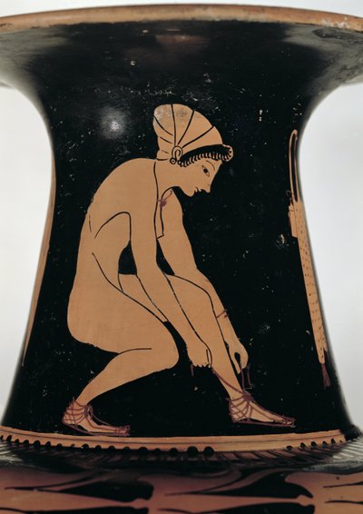 Donna accovacciata che si allaccia il sandalo, (dettaglio) da Greek