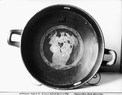 (dettaglio) di kylix a figure rosse raffigurante Filomela, Procne e Iti da Greek