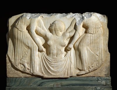 Arte greca: la nascita di Venere che esce dalle onde sostenuta dalle Ore. Rilievo del trono Ludovisi, da Locri. 460-450 a.C. Museo Nazionale Romano (Palazzo Altemps) da Greek