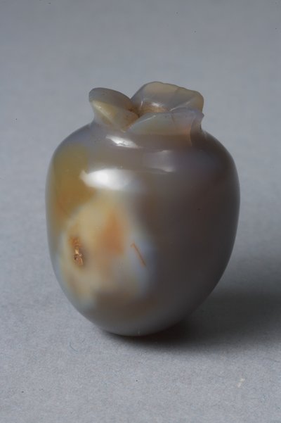 Vaso ellenistico a forma di frutto (calcedonio) da Greek