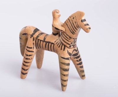 Cavaliere e cavallo, probabilmente da Beozia, greco, periodo arcaico, c.550 a.C. (terracotta) da Greek