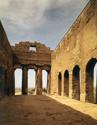 Vista interna del Tempio della Concordia da Greek