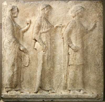 Le Tre Grazie, rilievo dal Passaggio dei Theores, da Thasos, c.470 a.C. (marmo) da Greek