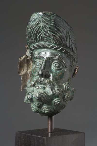 Beccuccio di vaso a forma di testa di Eracle da Greek