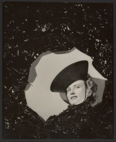 [Donna con cappello] da Günther Krampf