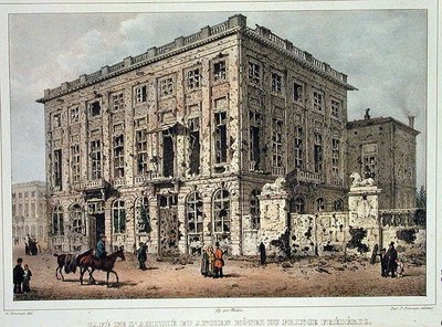 Il Café Amitie e il Vecchio Hotel du Prince Frederic, Bruxelles, dopo i combattimenti del 23-26 settembre 1830, inciso da Jean Baptiste Madou (1796-1877) da Gustave Adolphe (after) Simoneau