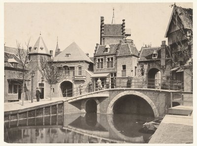 Vista di un canale ad Amsterdam durante l