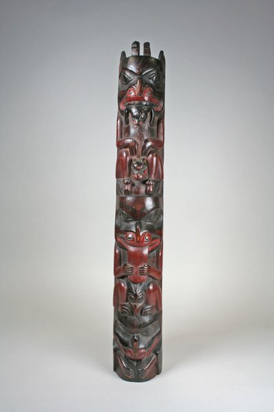 Modello di totem da Haida