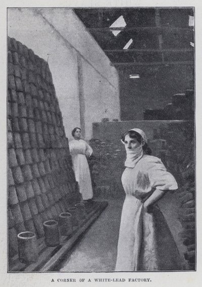 Un angolo di una fabbrica di biacca (foto in b/n) da Harold Hume Piffard