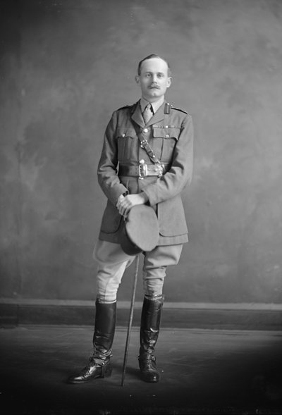 Colonnello Claude Edward Dansey (1876-1947) da Harris & Ewing