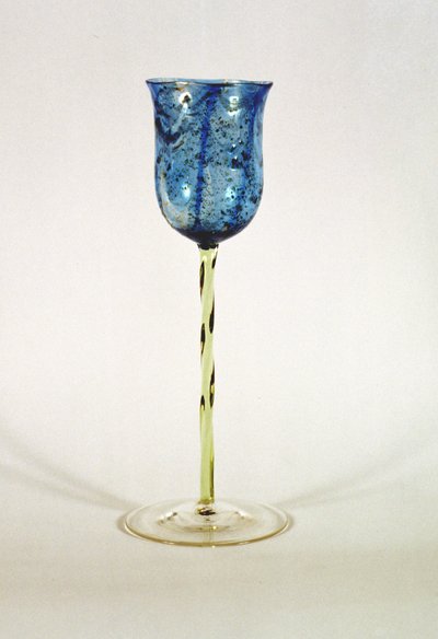 Calice di vetro con ciotola striata di blu con inclusioni d