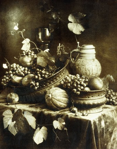 Natura morta con frutta e ceramica da Heinrich Kuhn