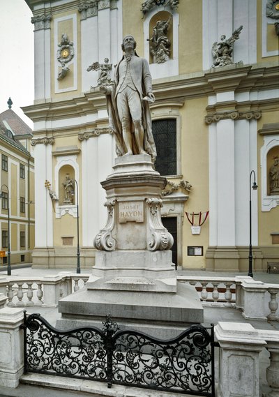 Monumento in omaggio al compositore austriaco Franz Joseph Haydn realizzato da Heinrich Nitter, 1887. Vienna, Austria da Heinrich Natter