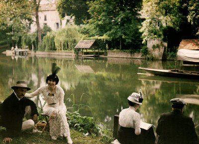 Pasto sulle rive del fiume a Montigny, Francia, c.1920-25 da Henri Chouanard