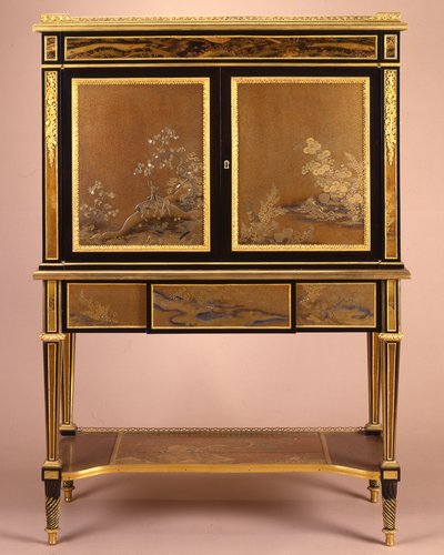 Un secrétaire con montatura in ormolu in stile Luigi XVI da Henri Dasson